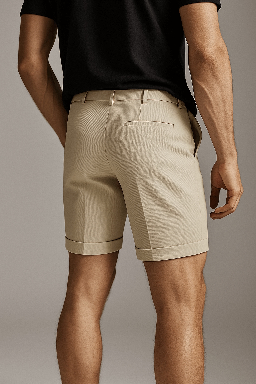 Men's shorts with pleats and pockets – offwhite and versatile
