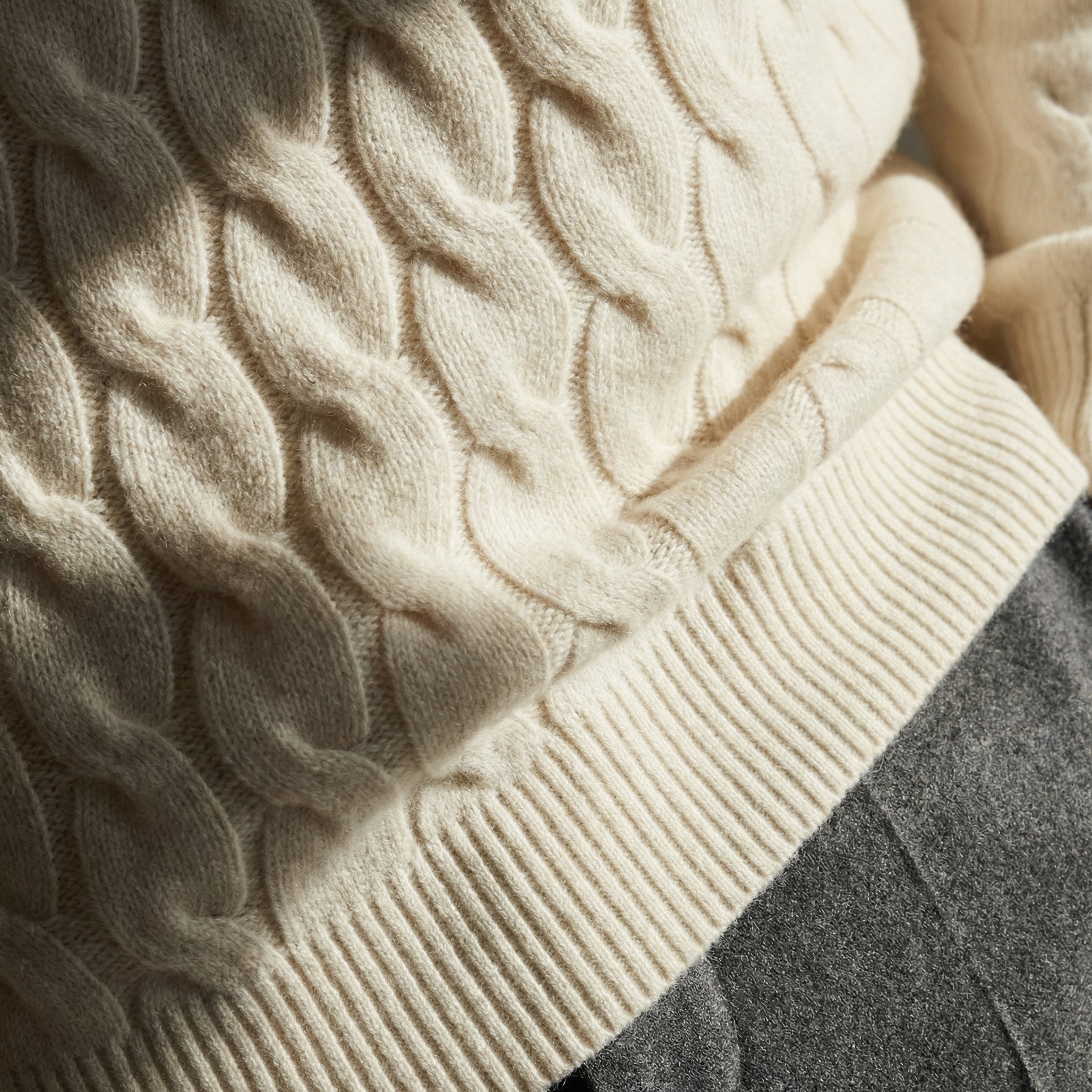 Cable-Knit Wool Crewneck Sweater - White