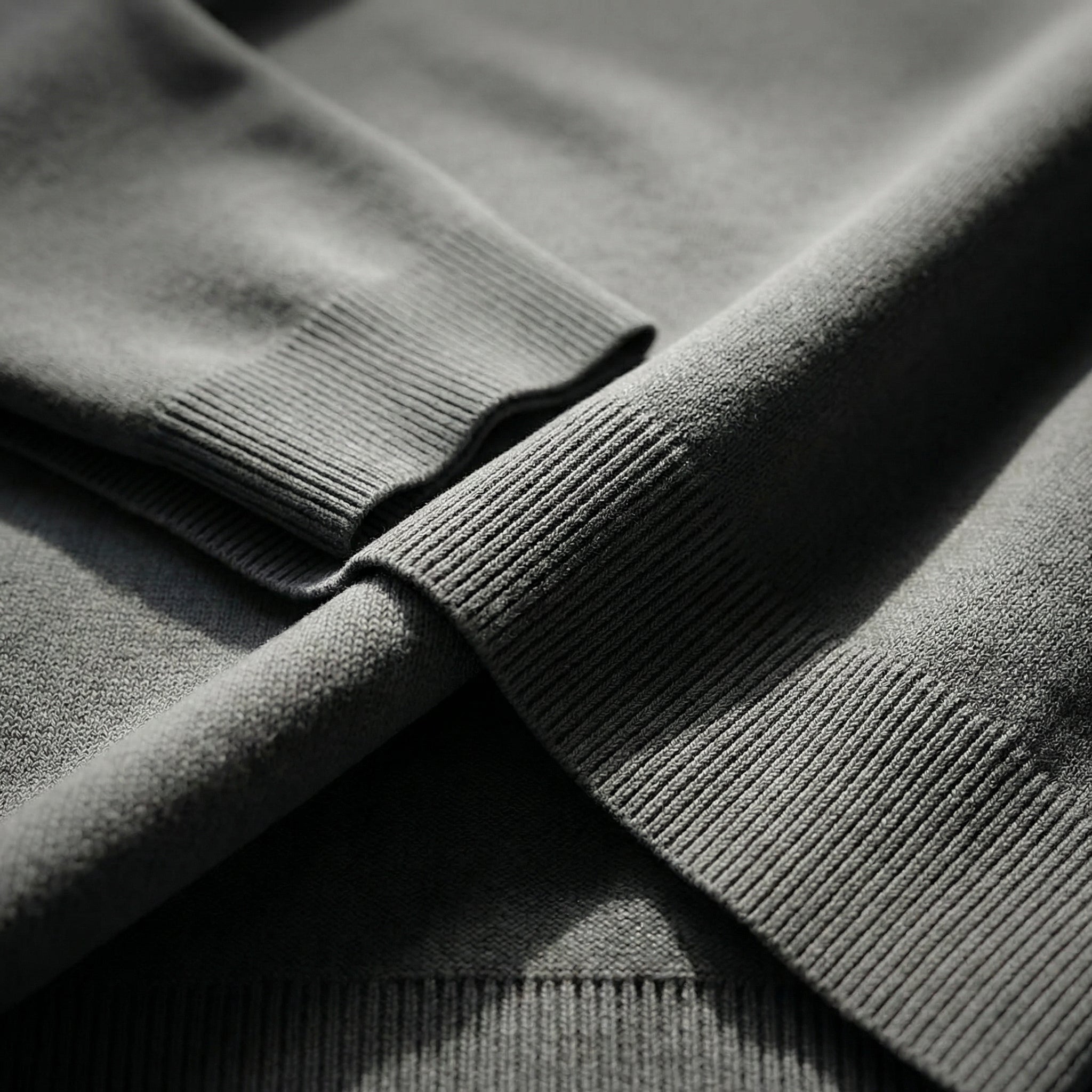 Men's Classic Crew Neck Pullover Sweater – Solid Color, Ribbed Details, Casual Fit – Gray